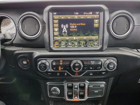 Used 2021 Jeep Gladiator Overland w/ Uconnect 4C Nav & Sound Group image 3