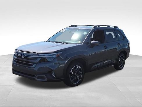 Used 2025 Subaru Forester Limited AWD/4WD image 7