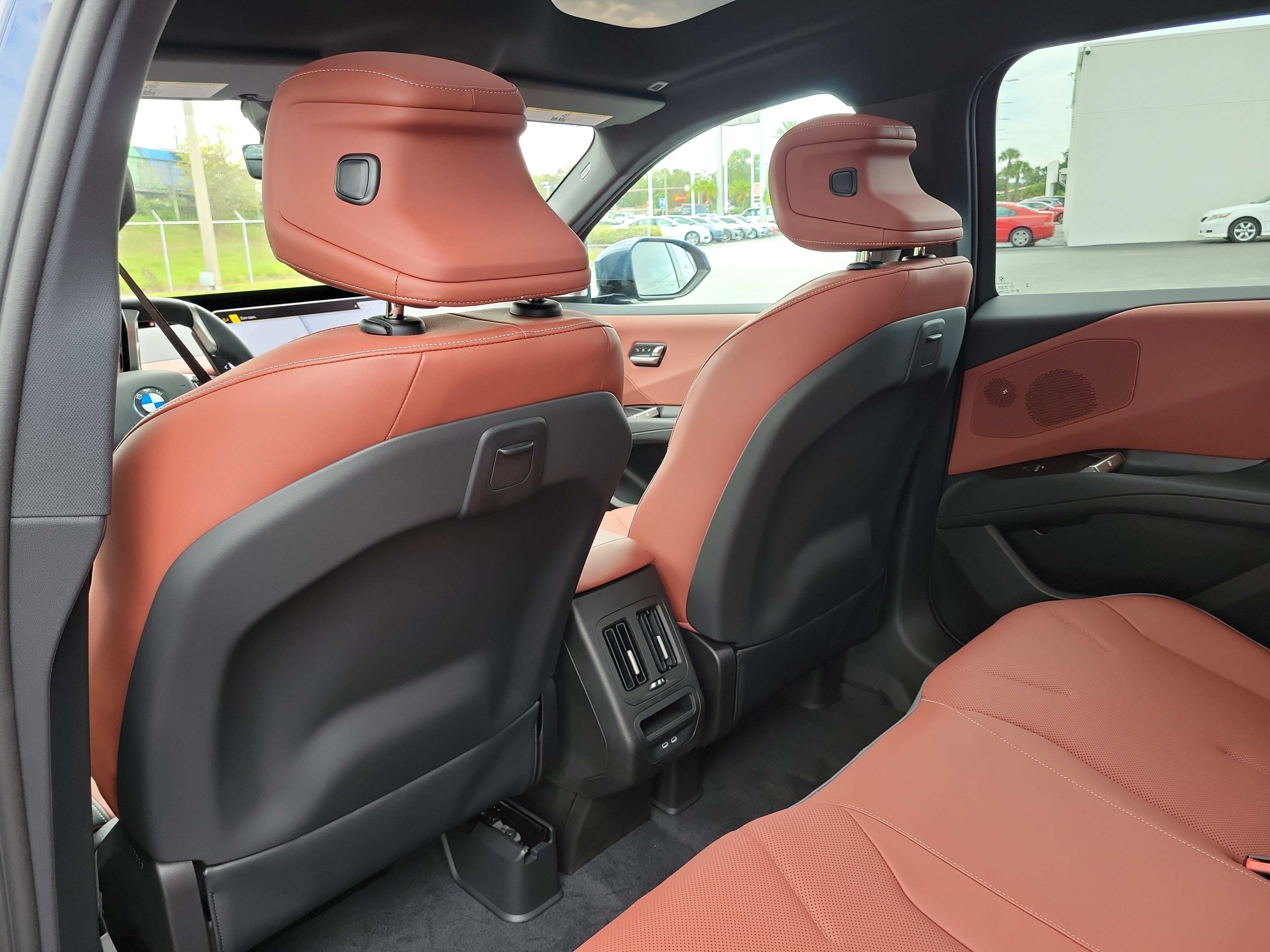 New 2027 BMW iX3 50 xDrive w/ M Sport Package AWD/4WD image 9