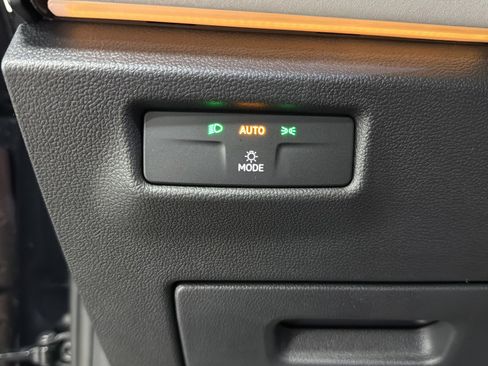 New 2026 Volkswagen Tiguan SE AWD/4WD image 19