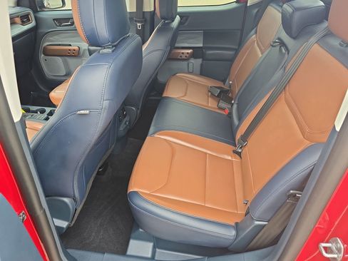 Used 2022 Ford Maverick Lariat w/ Lariat Luxury Package image 16