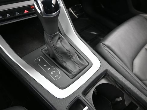 Used 2025 Audi Q3 2.0T Premium image 30