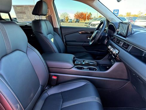 New 2025 Honda Pilot Touring image 26