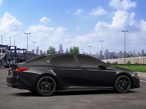 New 2026 Toyota Camry Hybrid FWD image 13