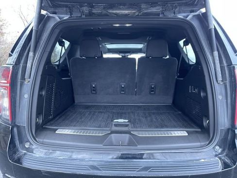 Used 2024 Chevrolet Suburban RST w/ Luxury Package image 27