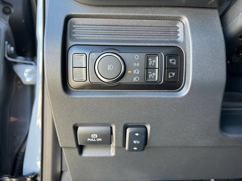 Used 2025 Ford F350 Lariat w/ Lariat Ultimate Package AWD/4WD image 15