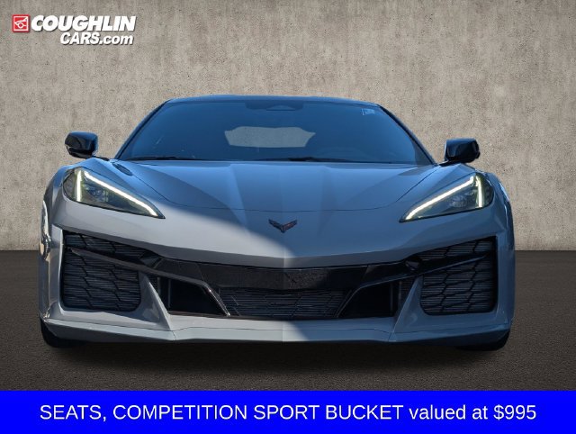 Used 2025 Chevrolet Corvette Z06 RWD image 2