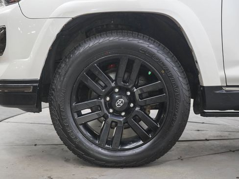 Used 2019 Toyota 4Runner Limited AWD/4WD image 29