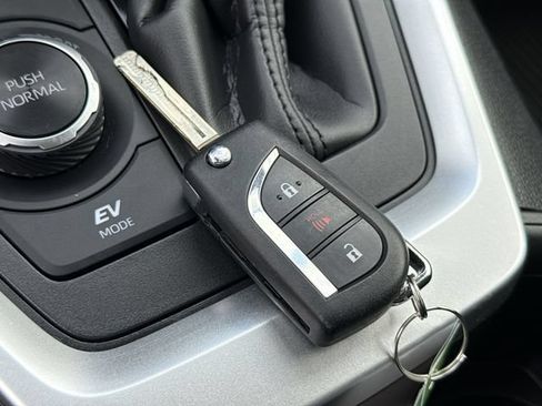 Used 2025 Toyota RAV4 LE AWD/4WD image 26