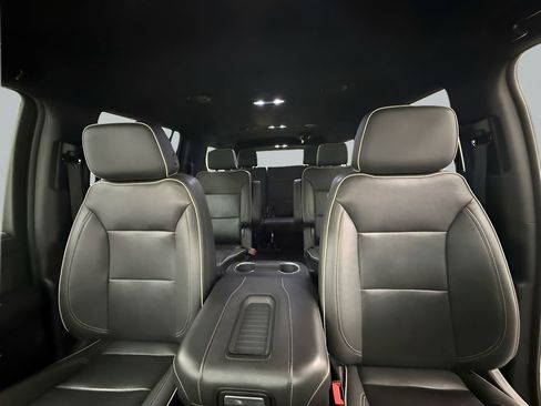 Used 2023 Chevrolet Suburban Premier AWD/4WD image 15