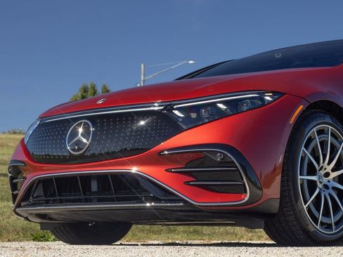 Used 2023 Mercedes-Benz EQS 580 580 image 9