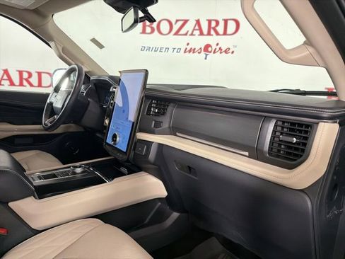 Used 2023 Ford Expedition Max Platinum RWD image 17