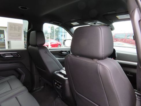 Used 2025 Chevrolet Tahoe LT image 32