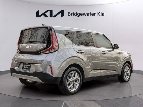 Certified 2023 Kia Soul LX w/ LX Technology Package image 7