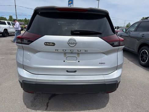 Used 2025 Nissan Rogue SV AWD/4WD image 10