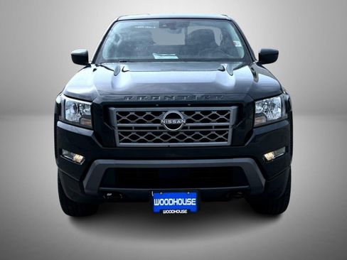 Used 2022 Nissan Frontier SV AWD/4WD image 2