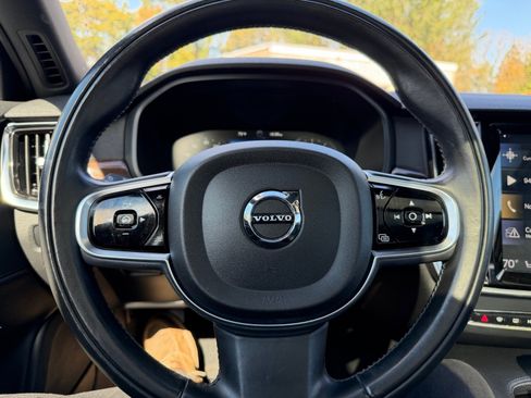 Used 2019 Volvo S90 T5 Momentum image 12