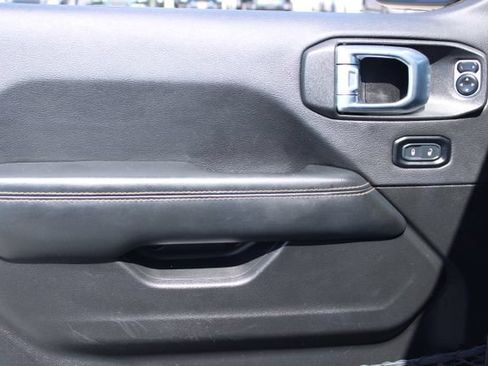 Used 2024 Jeep Wrangler Unlimited Sahara AWD/4WD image 10
