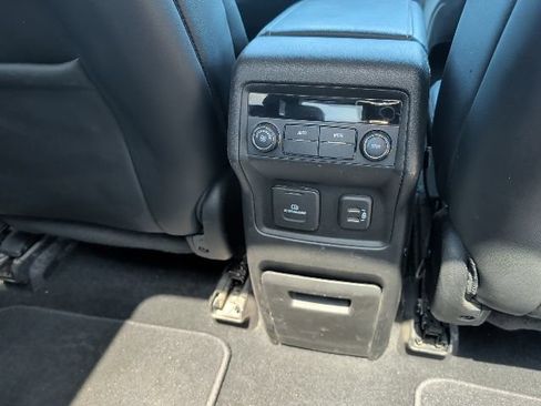 Used 2019 GMC Acadia SLT AWD/4WD image 14