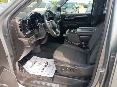 Used 2023 Chevrolet Silverado 1500 LT AWD/4WD image 8
