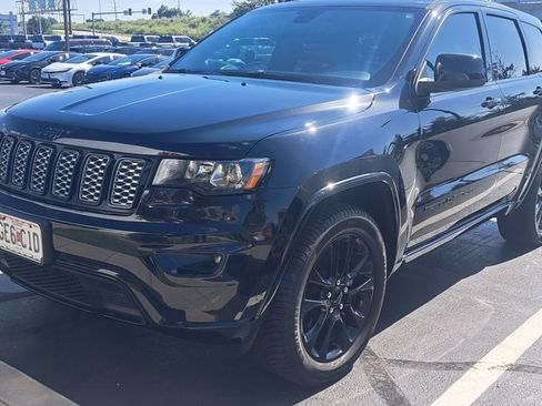 Used 2019 Jeep Grand Cherokee Altitude AWD/4WD image 1