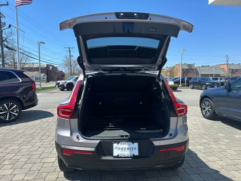 Used 2026 Volvo XC40 B5 Plus AWD/4WD image 28