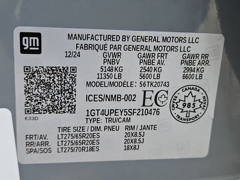 Used 2025 GMC Sierra 2500 AT4 image 35