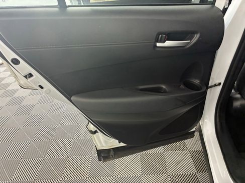 Used 2024 Toyota Corolla Cross XLE image 25