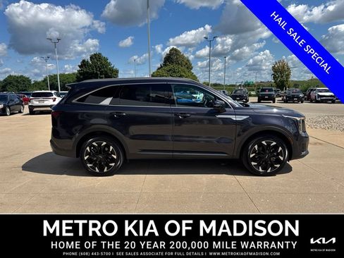 Used 2025 Kia Sorento EX FWD image 6