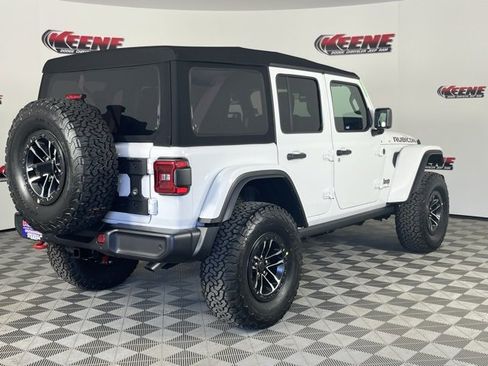 New 2025 Jeep Wrangler Unlimited Rubicon w/ XTREMEE 35" Tire Package image 3