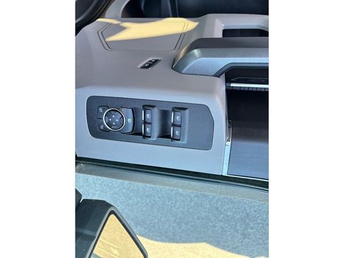 Used 2018 Ford F150 XLT image 36