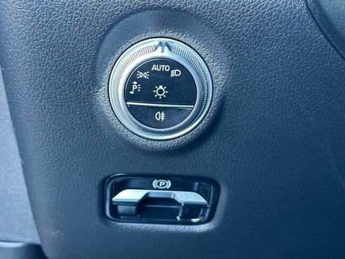 Certified 2025 Mercedes-Benz C 300 Sedan image 33