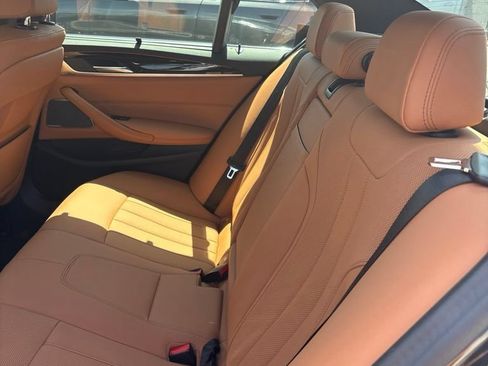 Used 2023 BMW 530i w/ Executive Package RWD image 5