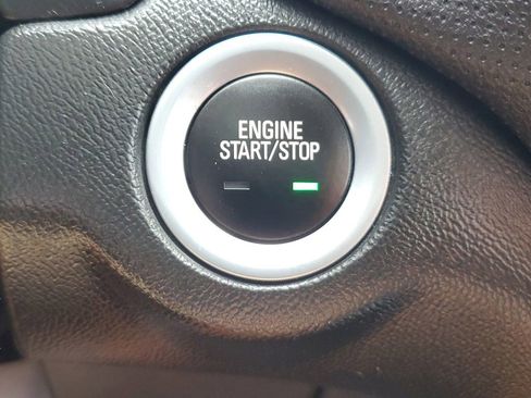 Used 2023 Chevrolet Equinox Premier image 35