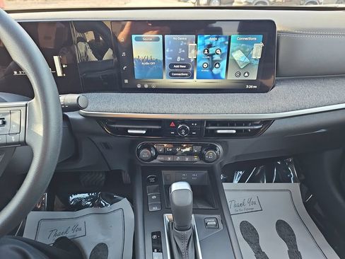 New 2026 Nissan Kicks SV w/ SV Premium Package FWD image 23
