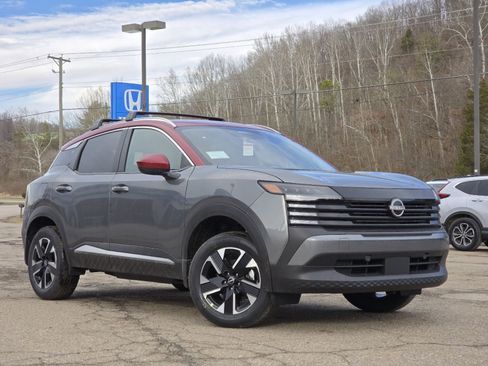 New 2026 Nissan Kicks SV image 2