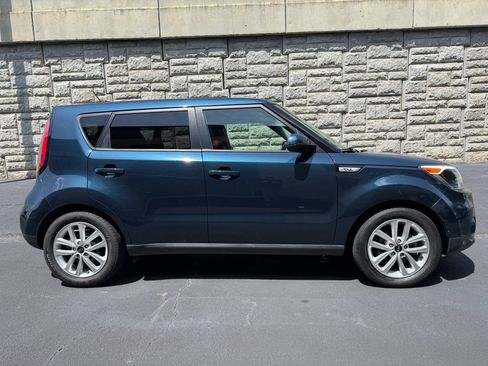 Used 2018 Kia Soul + FWD image 6