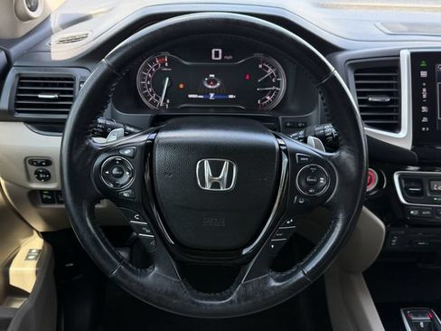 Used 2016 Honda Pilot Touring image 12