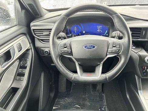 Used 2020 Ford Explorer ST w/ ST Street Pack image 11