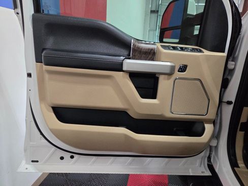 Used 2019 Ford F250 Lariat w/ Lariat Ultimate Package AWD/4WD image 33