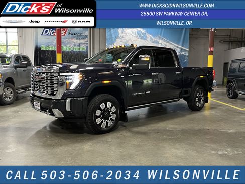 Used 2024 GMC Sierra 3500 Denali w/ Denali Reserve Package AWD/4WD image 1