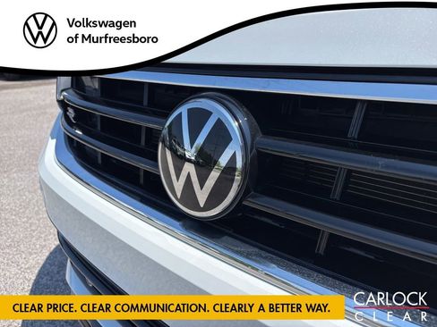 Certified 2023 Volkswagen Tiguan SE R-Line FWD image 10