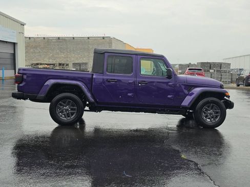 Used 2026 Jeep Gladiator Sport AWD/4WD image 8