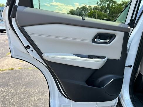 Certified 2024 Nissan Rogue SV w/ SV Premium Package AWD/4WD image 20