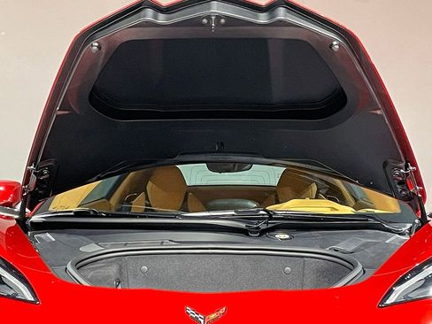 Used 2021 Chevrolet Corvette Stingray w/ Z51 Performance Package image 25