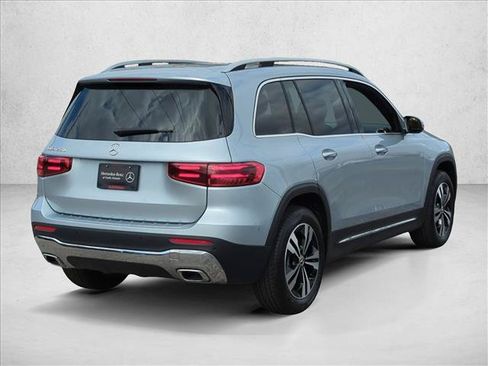 Used 2026 Mercedes-Benz GLB 250 image 2