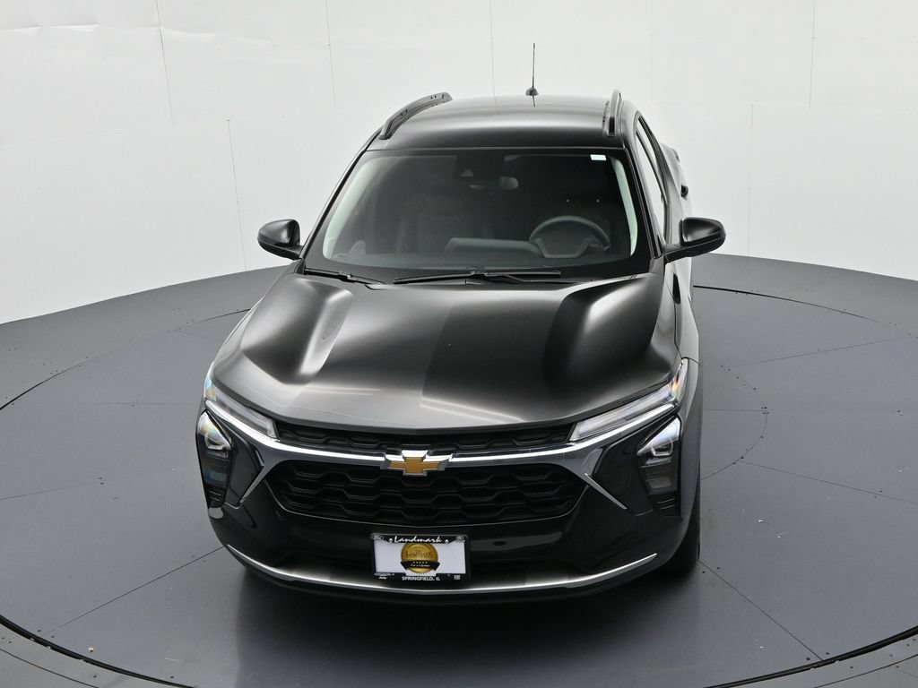 Used 2025 Chevrolet Trax LT FWD image 16