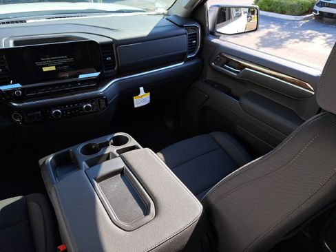 New 2025 GMC Sierra 1500 Elevation w/ LPO, Elevation Black Package image 17