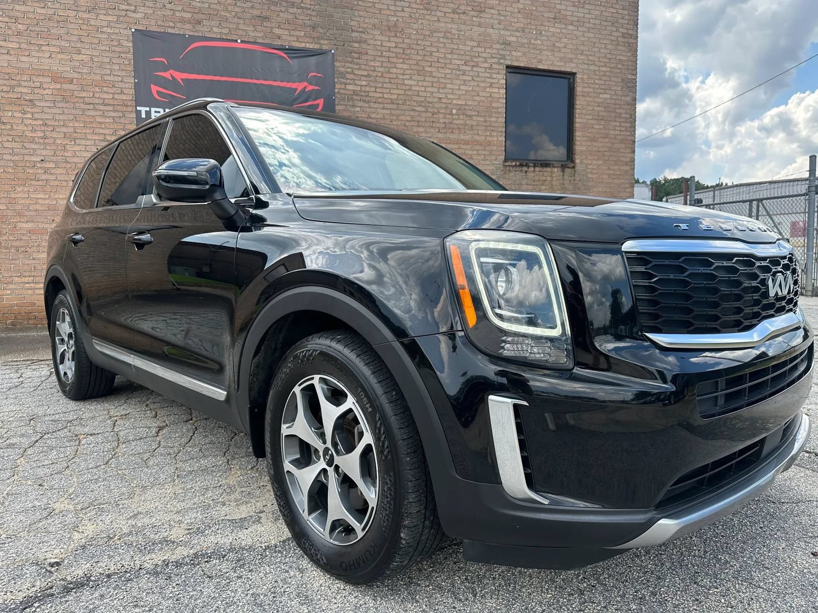 Used 2022 Kia Telluride EX FWD image 2