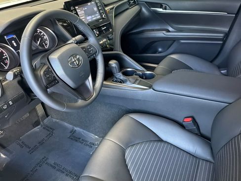 Used 2024 Toyota Camry SE FWD image 11